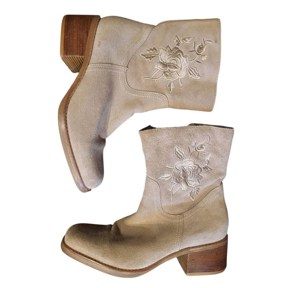Vintage Y2K Candie's Boots Women's 7 Tan Suede Leather Floral Embroidery Western